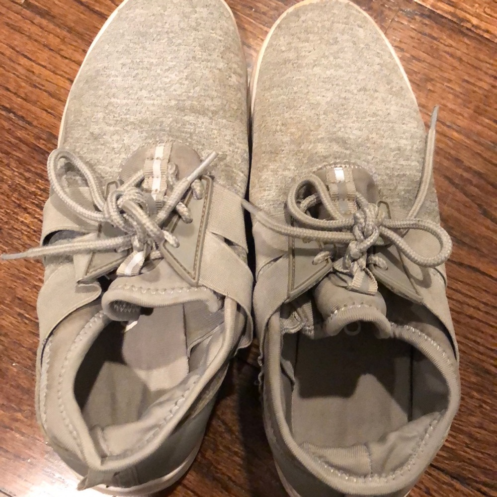 Women sneakers